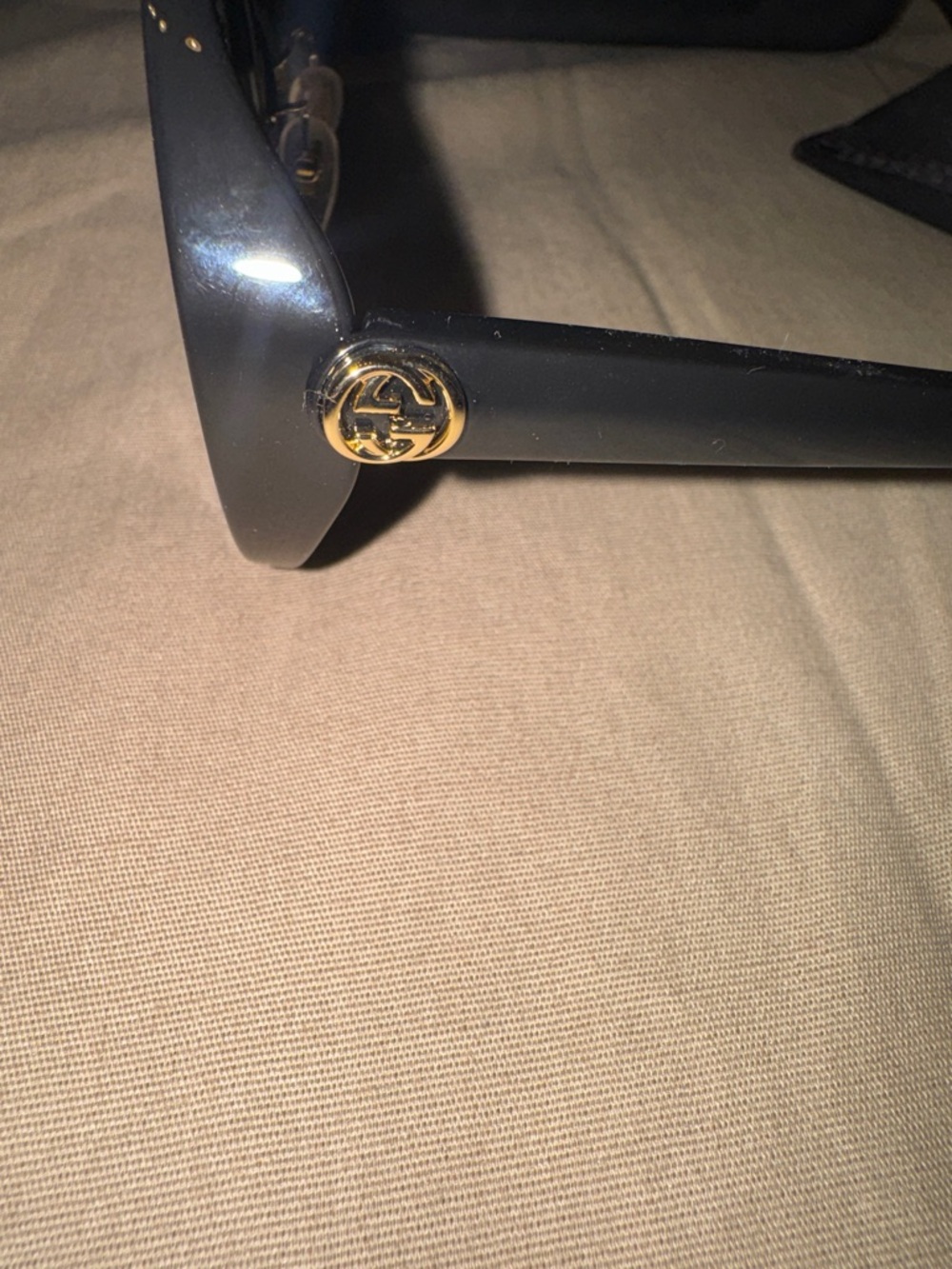 AUTHENTIC GUCCI SUNGLASSES - Picture 4 of 8